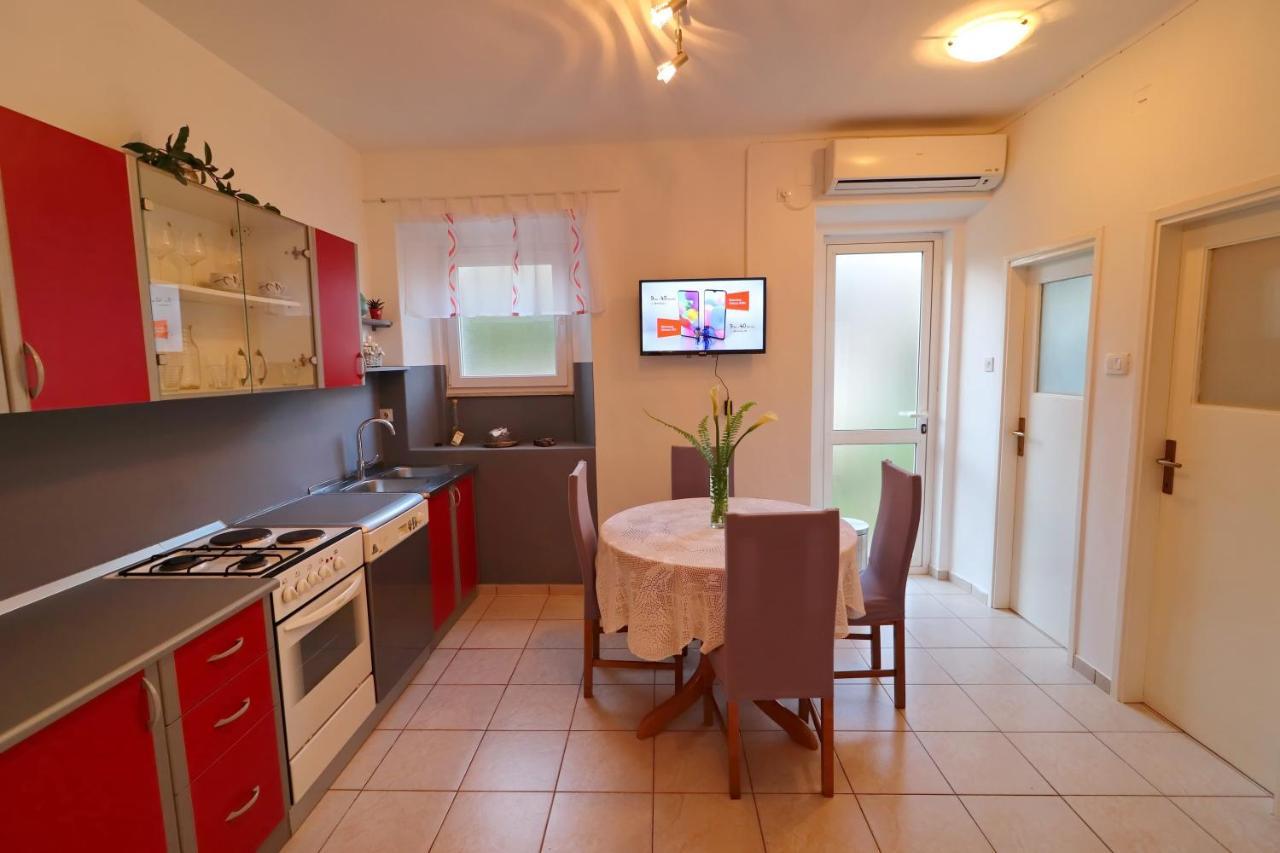 Seaside Franica Apartment